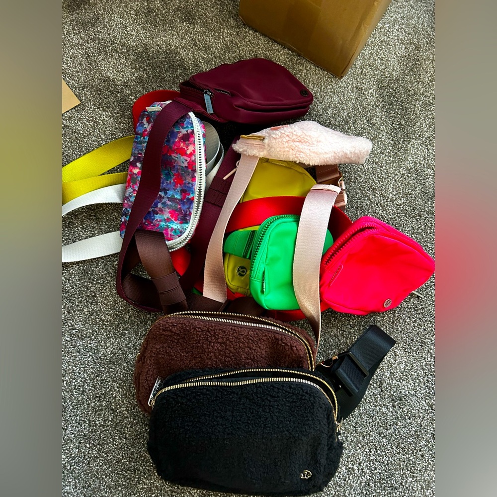 Lululemon everywhere belt bag